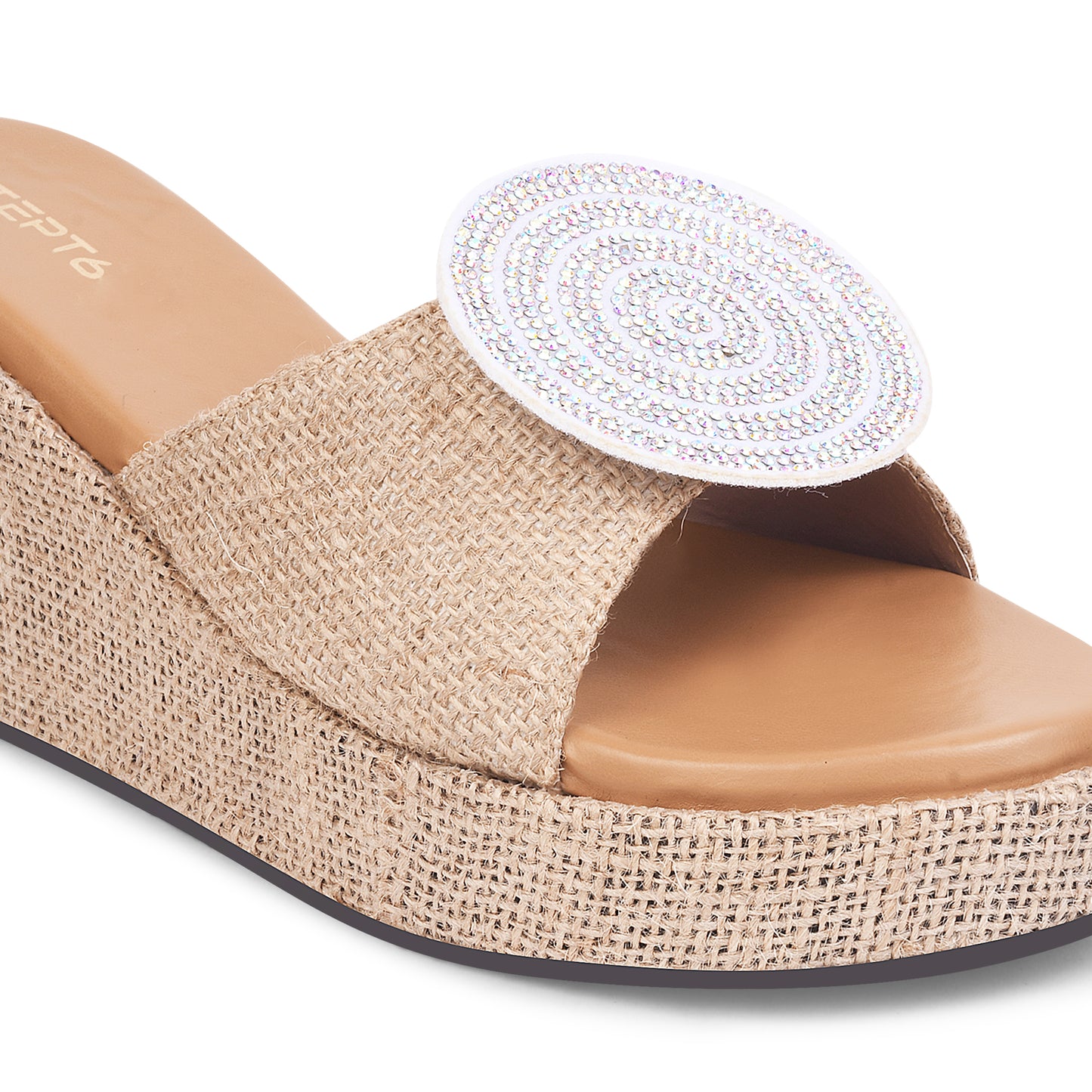 BEIGE JUTE WEDGE WITH STUDDED PATCH