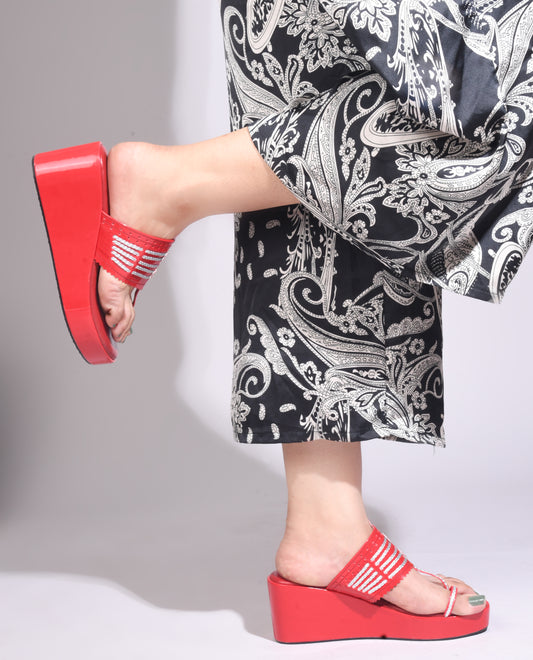 RED WOVEN SLIVER STRINGS KOHLAPURI WEDGES