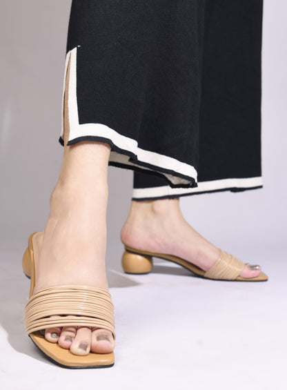 BEIGE NUDE ROUND KITTEN HEEL