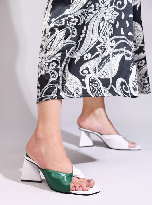 GREEN WHITE TWISTED PATTERN TRIANLGE HEEL