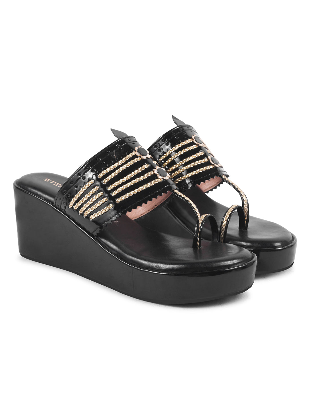 BLACK WOVEN GOLDE STRINGS KOHLAPURI WEDGES